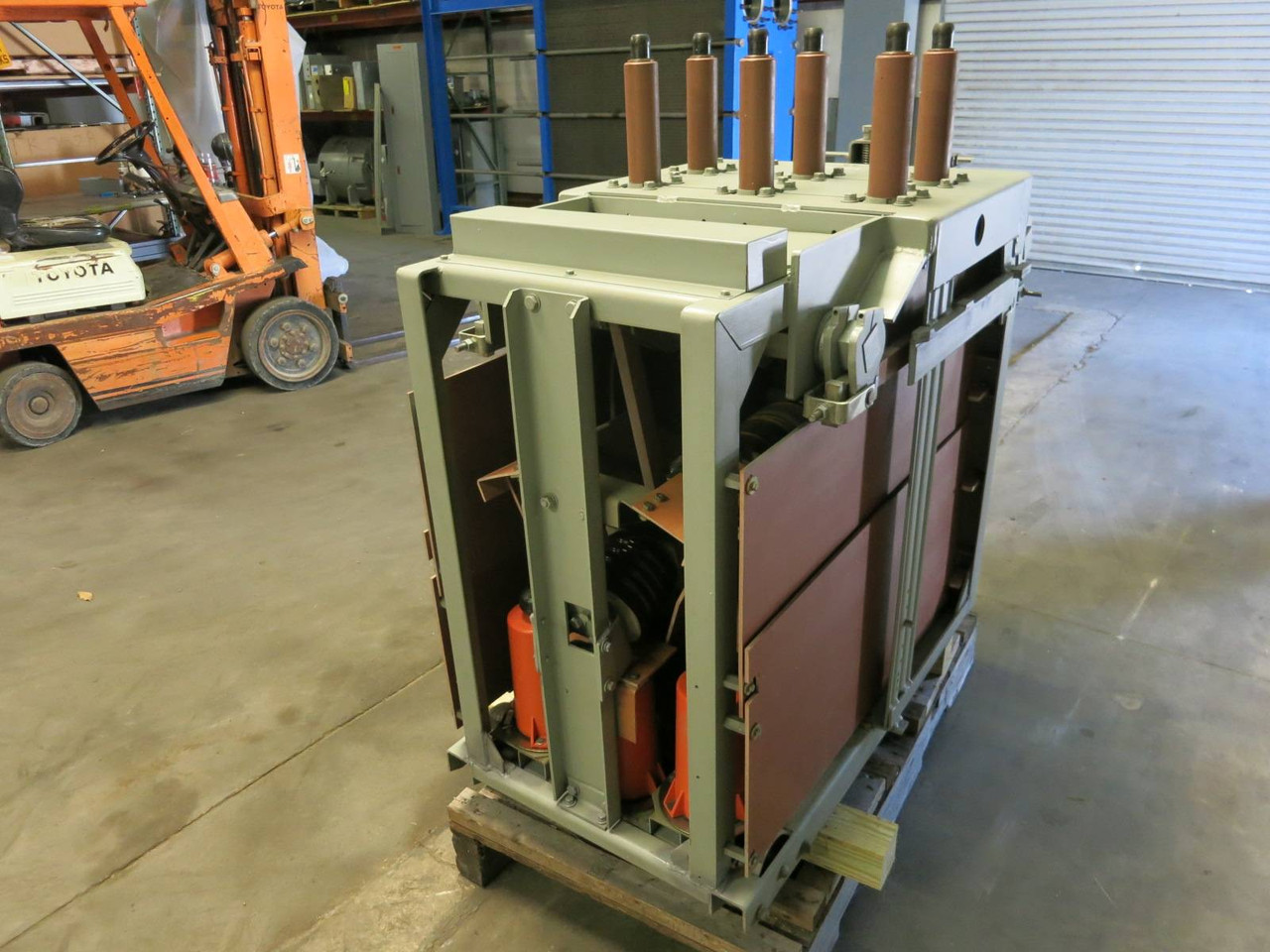 Vacuum Retrofit GE Magne-Blast AM-13.8-750-5H 1200A VVC Breaker